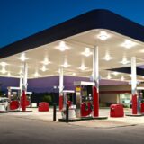 「ガソリンスタンド」って英語でなんて言うの？