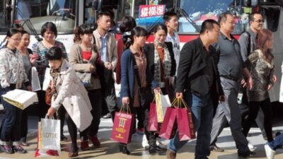 「爆買い」って英語で何て言うの？