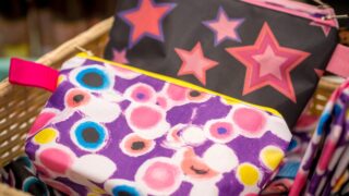 「ポーチ」って英語でなんて言うの？使える英単語のご紹介！