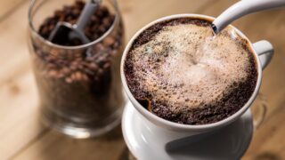 「コーヒーを入れる」って英語でなんと言う？カフェで見かける英語！